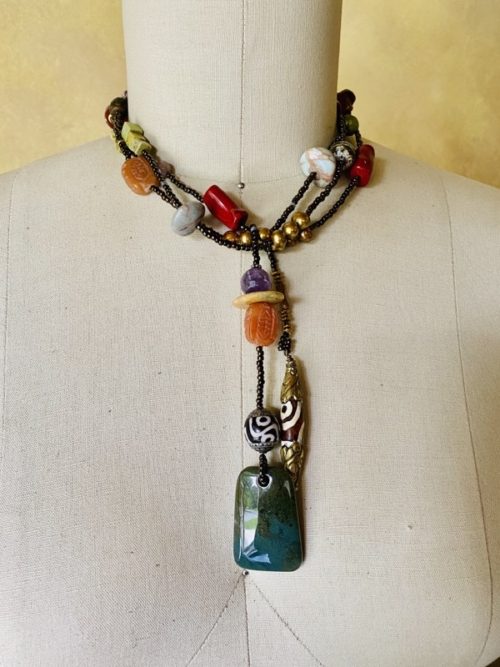 Bold Pebbles Lariat I